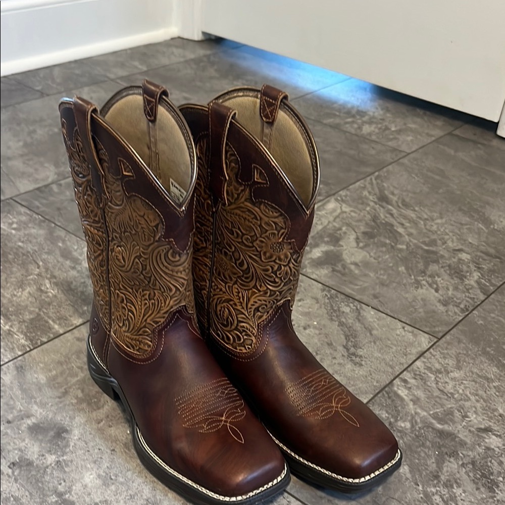 Ariat Brown Cowboy Boots with Square Toe and Textured Shaft